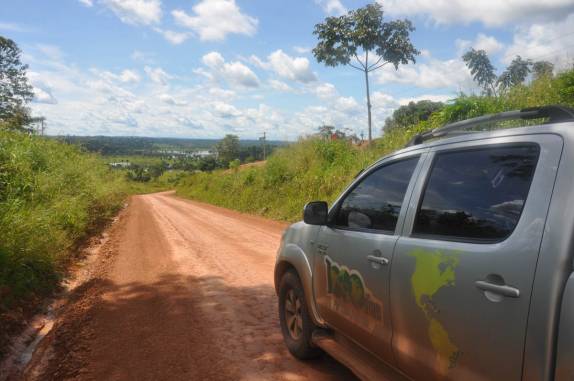 Trecho da Transamazônica que mostra uma paisagem já sem florestas - PA